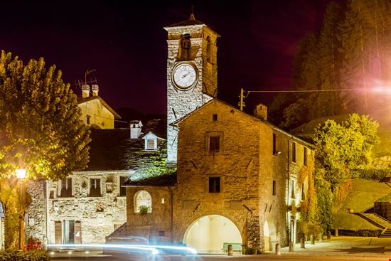 Palazzuolo sul Senio - Notturna Palazzuolo sul Senio Shutterstock.com 